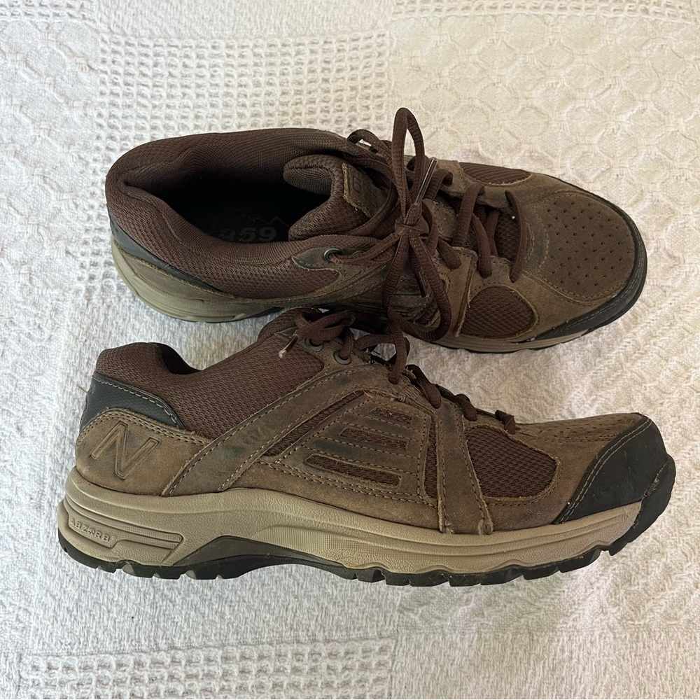 New Balance women’s size 9 tennis shoes 959 brown neutral chunky suede hiking